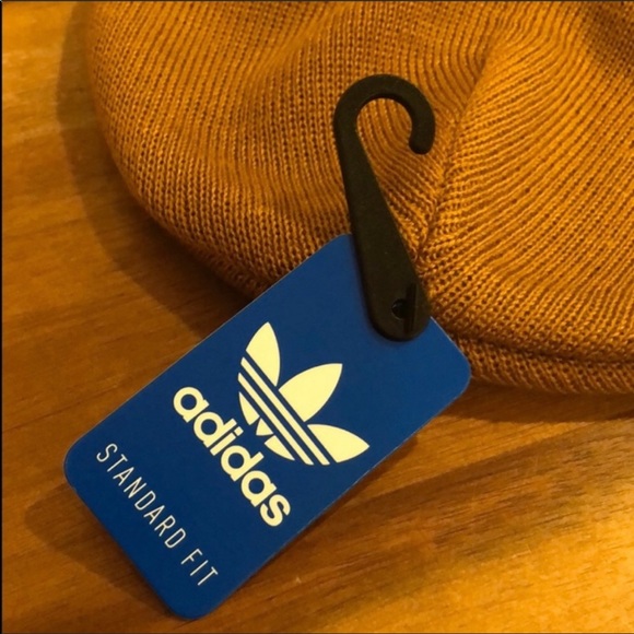 Adidas unisex beanie hat - Picture 4 of 5